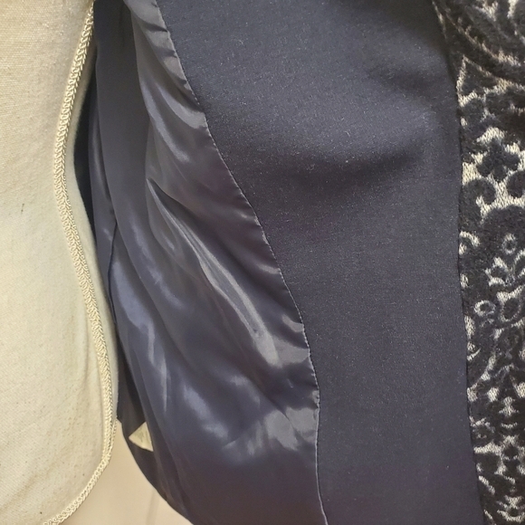 CAbi Jacquard Navy Wool Blend Blazer Size 6 - Picture 8 of 13